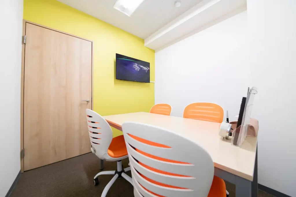 就労移行支援事業所リンクス船橋の面談室1