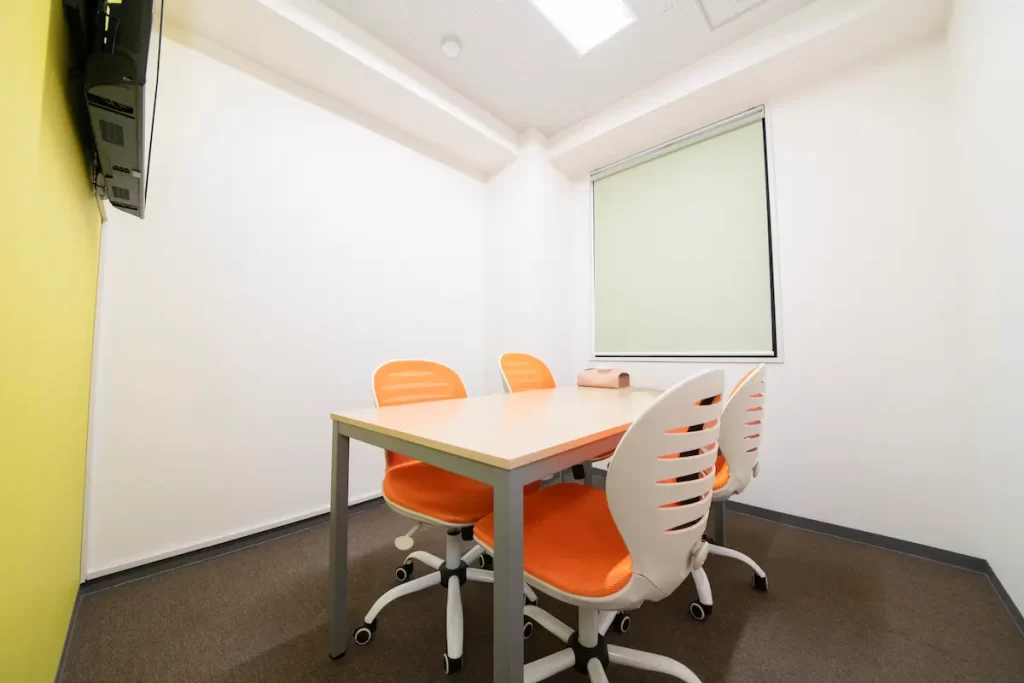 就労移行支援事業所リンクス船橋の面談室2
