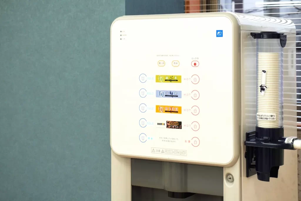 自立訓練事業所リンクス川越の無料ドリンクサーバー