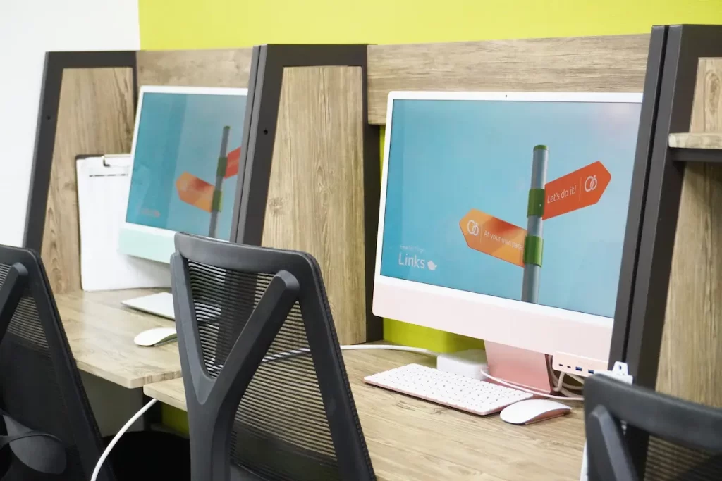 就労移行支援事業所リンクス新越谷のiMac席