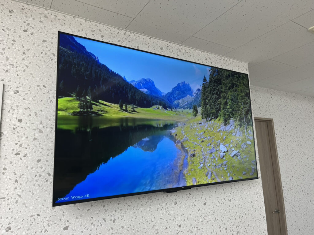 大画面スクリーン